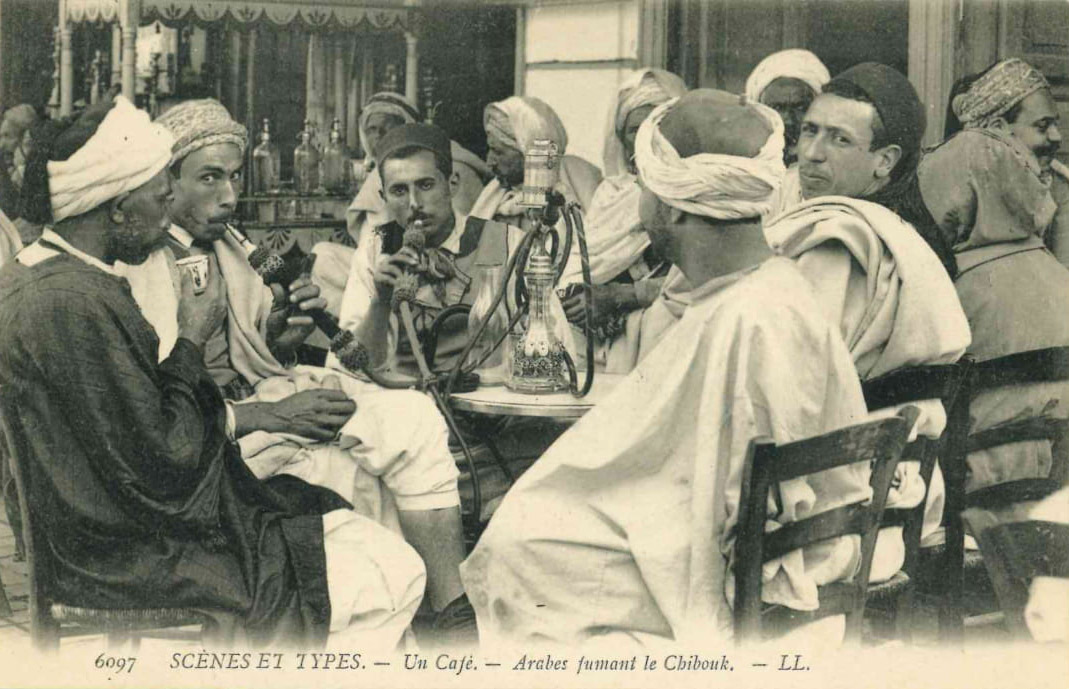 Arabes fumant le chibouk, Algérie