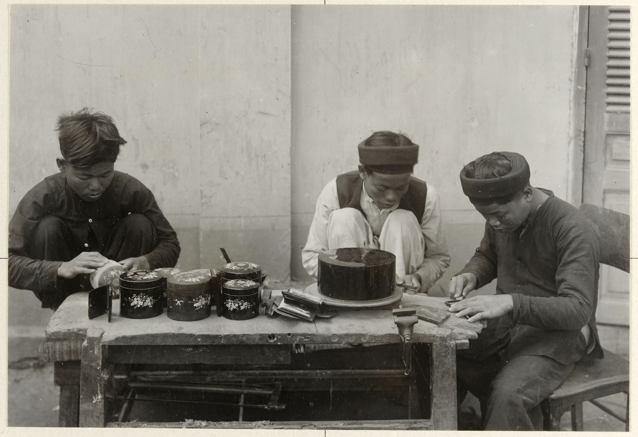 Laqueurs (1921-1935). Photographie de Busy (Léon) (1874-?) provenant du fonds de l’Agence économique de la France d’outre-mer
