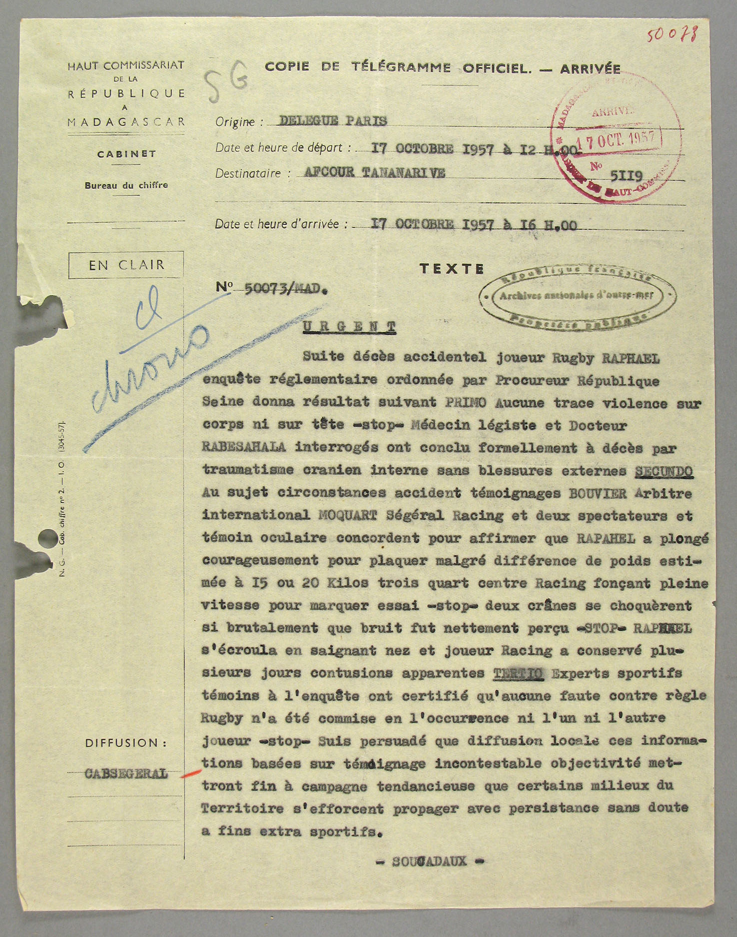 Copie de télégramme officiel – arrivée, le 17/10/1957, suite au décès de  Raphaël Randriambahiny, dit Mbahiny, 
survenu pendant le match contre le RCF au stade Jean Boin. © FR ANOM 2HCM/96
