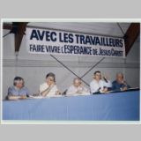 Prêtres-ouvriers à la tribune