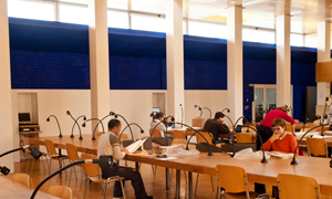 Salle de lecture - Panneau bleu