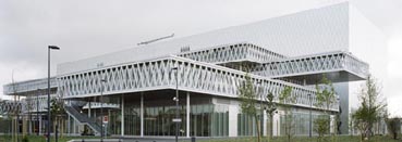 Bâtiment de l'architecte Massimiliano Fuksas / Photo Archives nationales